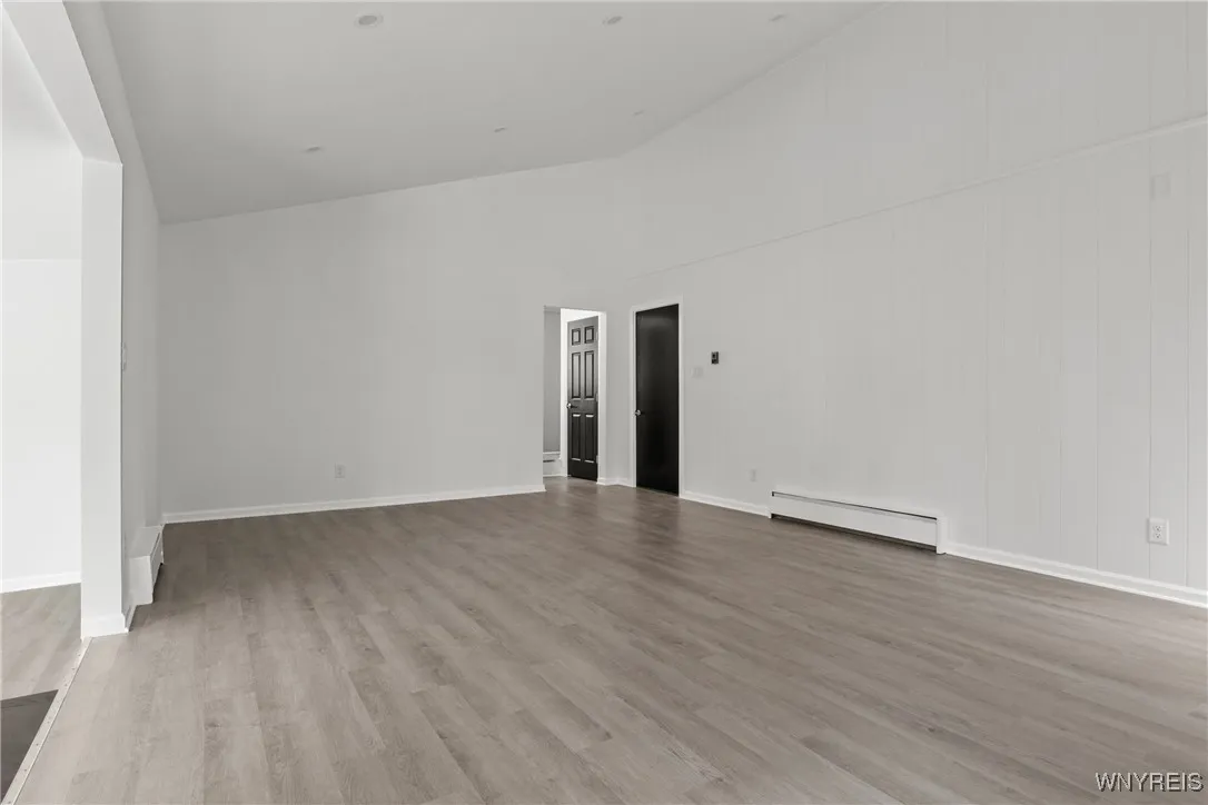 1415 100th Street, Niagara Falls, New York 14304, Niagara Falls, New York 14304, 3 Bedrooms Bedrooms, 7 Rooms Rooms,1 BathroomBathrooms,Residential,For Sale,1415 100th Street, Niagara Falls, New York 14304,B1621794