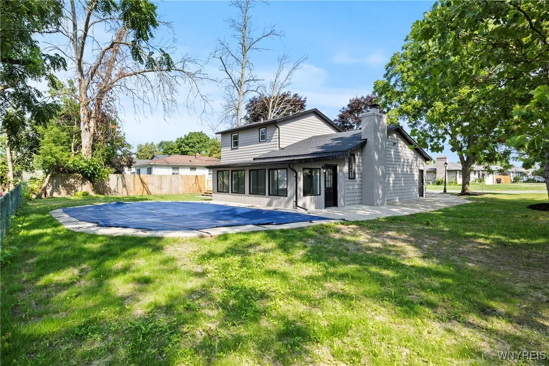 1415 100th Street, Niagara Falls, New York 14304, Niagara Falls, New York 14304, 3 Bedrooms Bedrooms, 7 Rooms Rooms,1 BathroomBathrooms,Residential,For Sale,1415 100th Street, Niagara Falls, New York 14304,B1621794