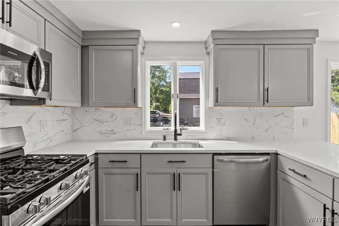 1415 100th Street, Niagara Falls, New York 14304, Niagara Falls, New York 14304, 3 Bedrooms Bedrooms, 7 Rooms Rooms,1 BathroomBathrooms,Residential,For Sale,1415 100th Street, Niagara Falls, New York 14304,B1621794