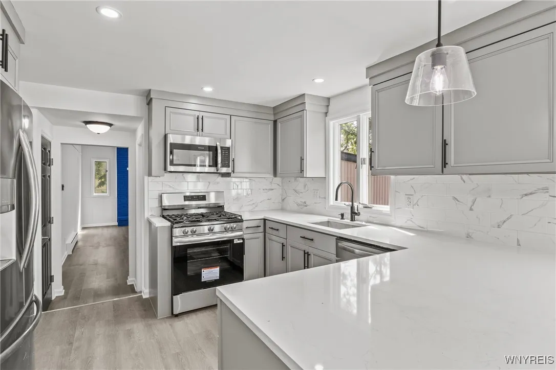 1415 100th Street, Niagara Falls, New York 14304, Niagara Falls, New York 14304, 3 Bedrooms Bedrooms, 7 Rooms Rooms,1 BathroomBathrooms,Residential,For Sale,1415 100th Street, Niagara Falls, New York 14304,B1621794