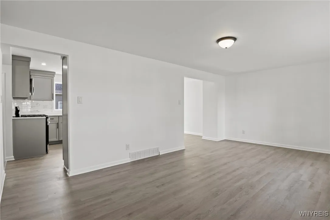 1415 100th Street, Niagara Falls, New York 14304, Niagara Falls, New York 14304, 3 Bedrooms Bedrooms, 7 Rooms Rooms,1 BathroomBathrooms,Residential,For Sale,1415 100th Street, Niagara Falls, New York 14304,B1621794