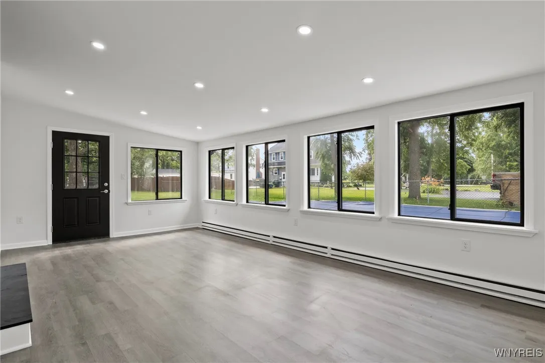 1415 100th Street, Niagara Falls, New York 14304, Niagara Falls, New York 14304, 3 Bedrooms Bedrooms, 7 Rooms Rooms,1 BathroomBathrooms,Residential,For Sale,1415 100th Street, Niagara Falls, New York 14304,B1621794