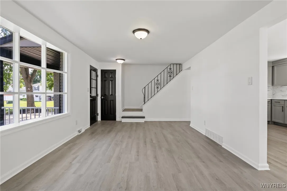 1415 100th Street, Niagara Falls, New York 14304, Niagara Falls, New York 14304, 3 Bedrooms Bedrooms, 7 Rooms Rooms,1 BathroomBathrooms,Residential,For Sale,1415 100th Street, Niagara Falls, New York 14304,B1621794