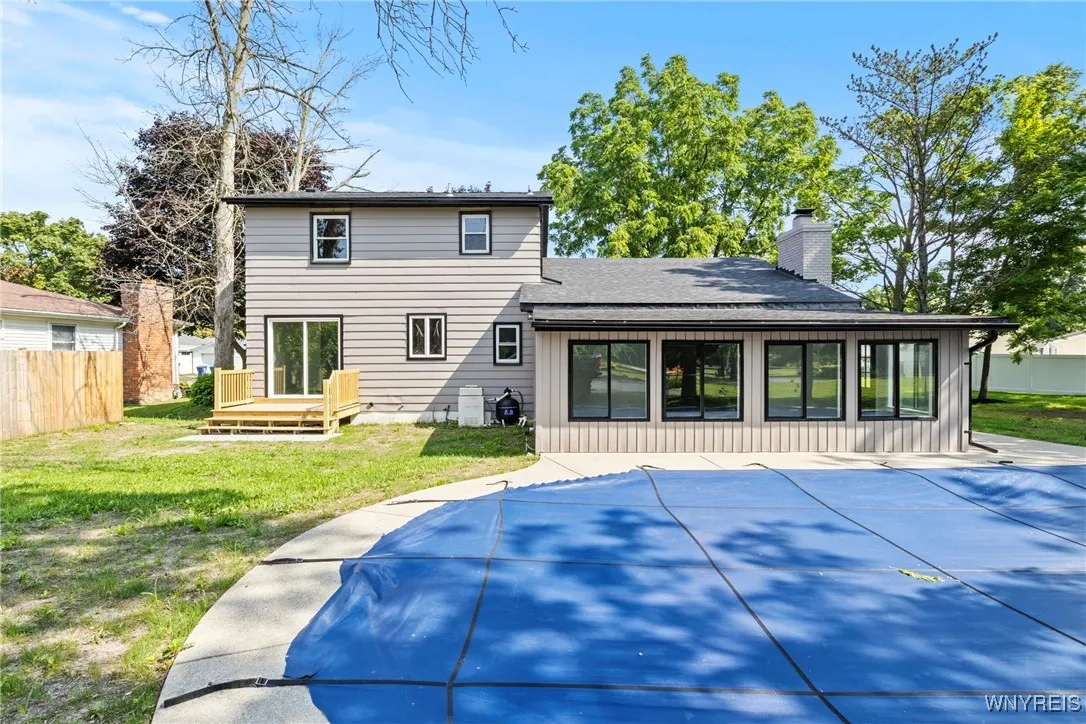 1415 100th Street, Niagara Falls, New York 14304, Niagara Falls, New York 14304, 3 Bedrooms Bedrooms, 7 Rooms Rooms,1 BathroomBathrooms,Residential,For Sale,1415 100th Street, Niagara Falls, New York 14304,B1621794
