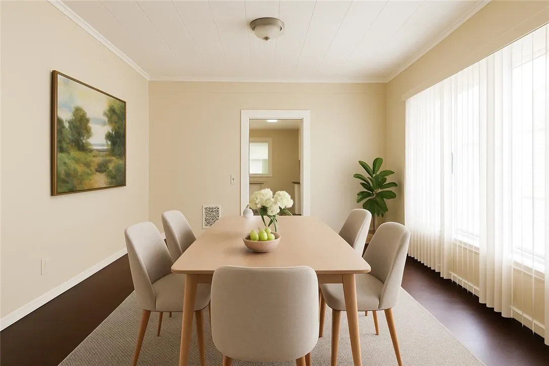 Virtually staged dining room