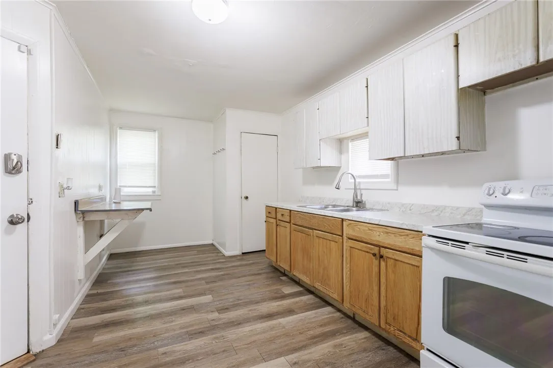 900-902 South Plymouth Avenue, Rochester, New York, Rochester, New York 14608, 8 Bedrooms Bedrooms, ,2 BathroomsBathrooms,Residential,For Sale,900-902 South Plymouth Avenue, Rochester, New York,R1619938
