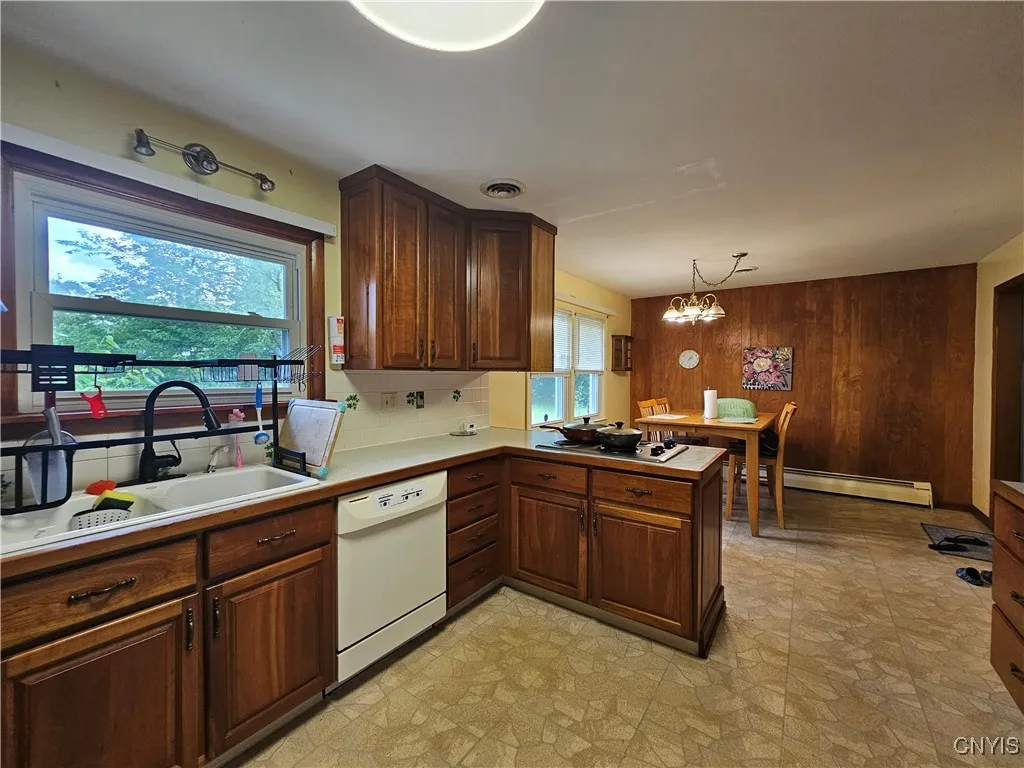 1121 Hammond Avenue, Utica, New York 13501, Utica, New York 13501, 4 Bedrooms Bedrooms, 8 Rooms Rooms,1 BathroomBathrooms,Residential,For Sale,1121 Hammond Avenue, Utica, New York 13501,S1622180