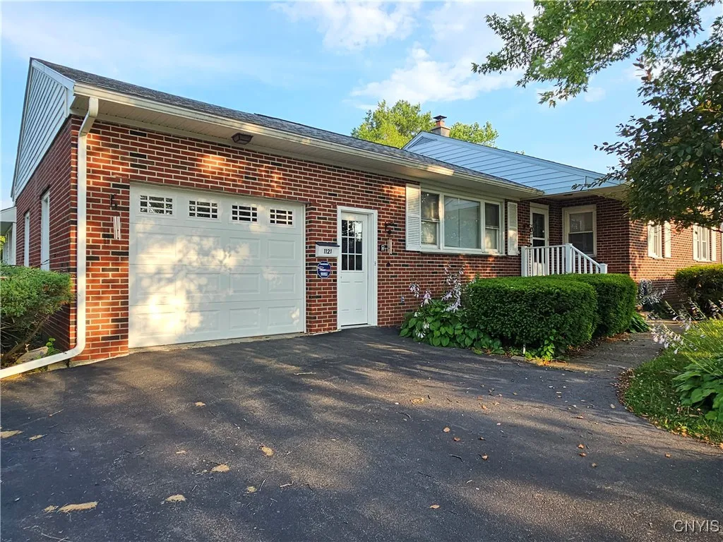 1121 Hammond Avenue, Utica, New York 13501, Utica, New York 13501, 4 Bedrooms Bedrooms, 8 Rooms Rooms,1 BathroomBathrooms,Residential,For Sale,1121 Hammond Avenue, Utica, New York 13501,S1622180