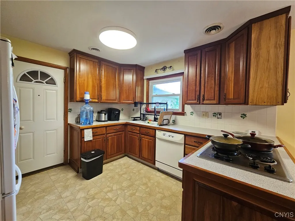 1121 Hammond Avenue, Utica, New York 13501, Utica, New York 13501, 4 Bedrooms Bedrooms, 8 Rooms Rooms,1 BathroomBathrooms,Residential,For Sale,1121 Hammond Avenue, Utica, New York 13501,S1622180