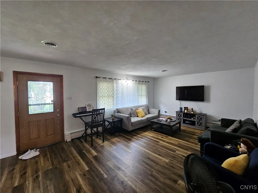 1121 Hammond Avenue, Utica, New York 13501, Utica, New York 13501, 4 Bedrooms Bedrooms, 8 Rooms Rooms,1 BathroomBathrooms,Residential,For Sale,1121 Hammond Avenue, Utica, New York 13501,S1622180