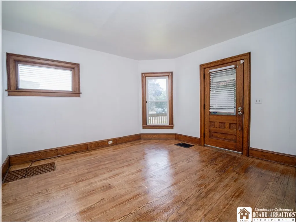 761 Deer Street, Dunkirk, New York 14048, Dunkirk, New York 14048, 3 Bedrooms Bedrooms, 10 Rooms Rooms,1 BathroomBathrooms,Residential,For Sale,761 Deer Street, Dunkirk, New York 14048,R1622164