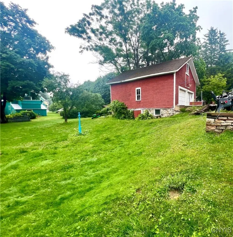 Carriage house