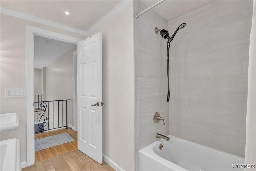 Second Floor Full Bathroom