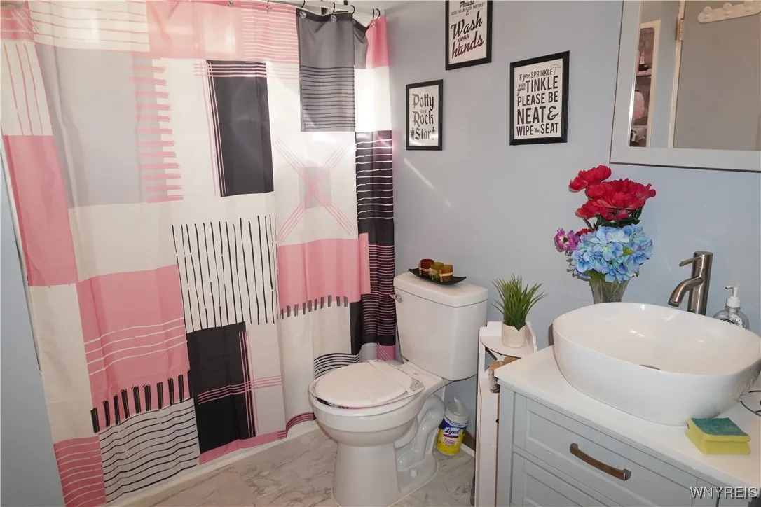 104 Argus Street, Buffalo, New York 14207, Buffalo, New York 14207, 4 Bedrooms Bedrooms, 2 Rooms Rooms,1 BathroomBathrooms,Residential,For Sale,104 Argus Street, Buffalo, New York 14207,B1622235