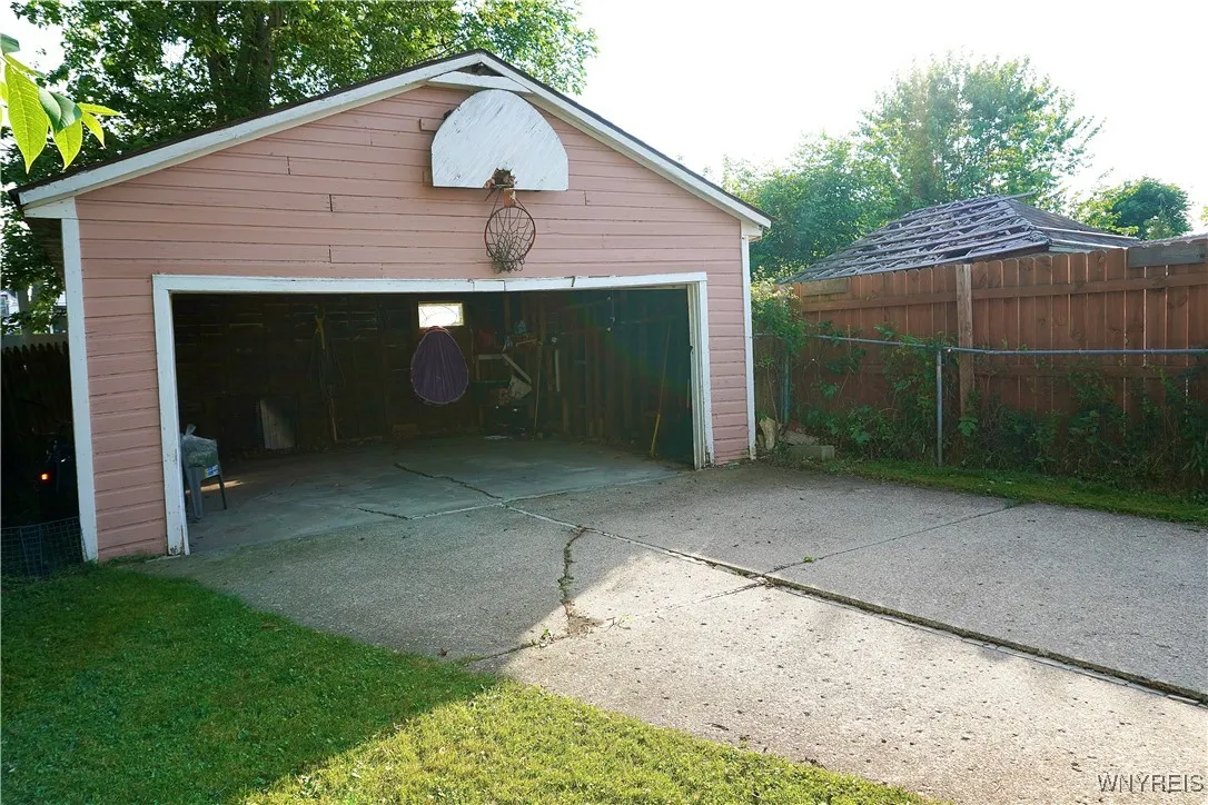 104 Argus Street, Buffalo, New York 14207, Buffalo, New York 14207, 4 Bedrooms Bedrooms, 2 Rooms Rooms,1 BathroomBathrooms,Residential,For Sale,104 Argus Street, Buffalo, New York 14207,B1622235