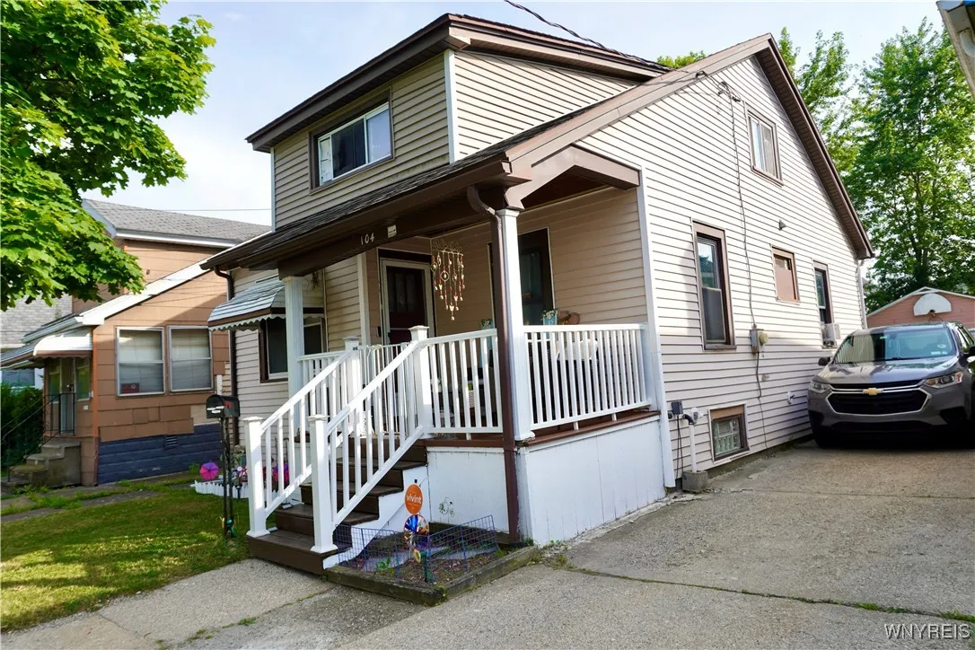 104 Argus Street, Buffalo, New York 14207, Buffalo, New York 14207, 4 Bedrooms Bedrooms, 2 Rooms Rooms,1 BathroomBathrooms,Residential,For Sale,104 Argus Street, Buffalo, New York 14207,B1622235
