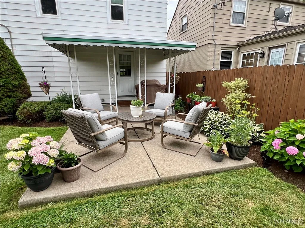 858 Starin Avenue, Tonawanda, New York 14223, Tonawanda, New York 14223, 3 Bedrooms Bedrooms, 7 Rooms Rooms,1 BathroomBathrooms,Residential,For Sale,858 Starin Avenue, Tonawanda, New York 14223,B1617306