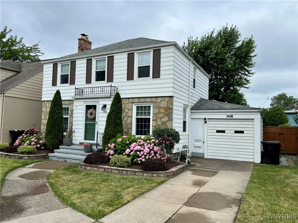 858 Starin Avenue, Tonawanda, New York 14223, Tonawanda, New York 14223, 3 Bedrooms Bedrooms, 7 Rooms Rooms,1 BathroomBathrooms,Residential,For Sale,858 Starin Avenue, Tonawanda, New York 14223,B1617306