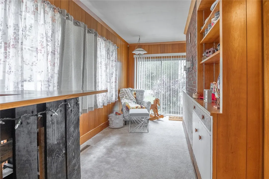 917 West Gray Street, Elmira, New York 14905, Elmira, New York 14905, 5 Bedrooms Bedrooms, 13 Rooms Rooms,2 BathroomsBathrooms,Residential,For Sale,917 West Gray Street, Elmira, New York 14905,0,R1621502