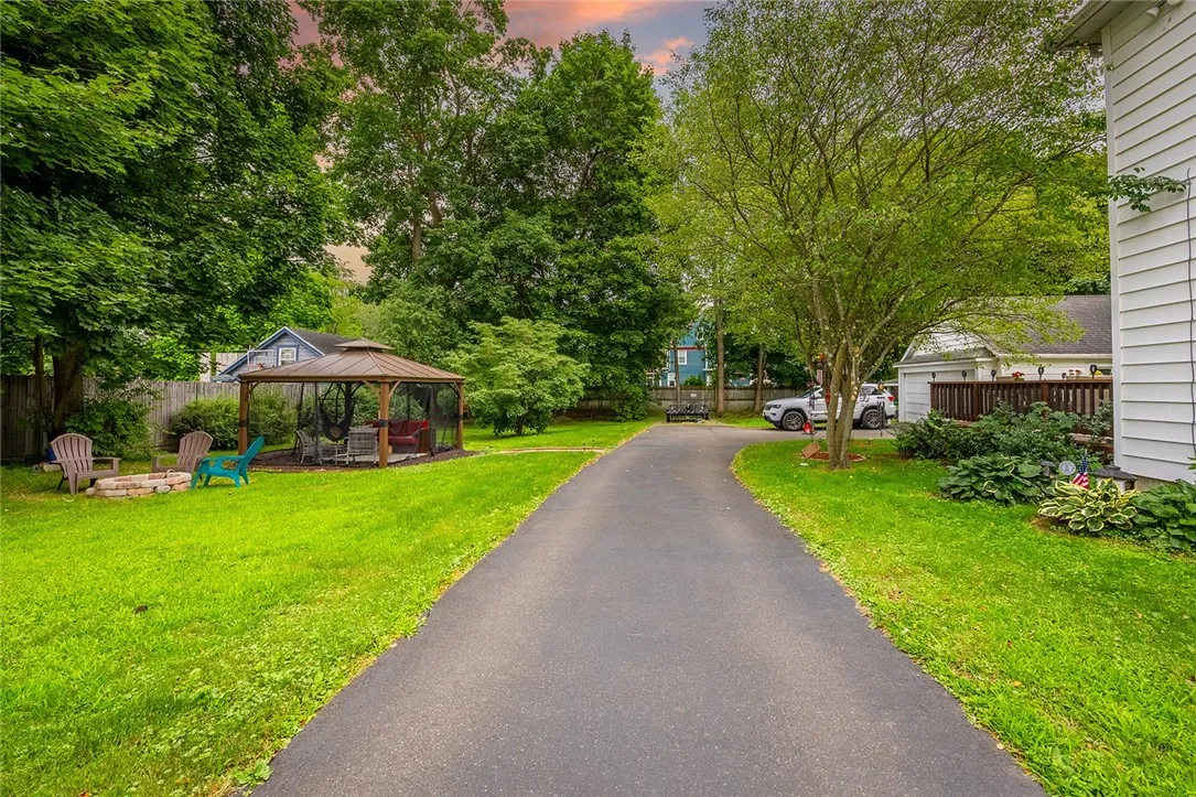 917 West Gray Street, Elmira, New York 14905, Elmira, New York 14905, 5 Bedrooms Bedrooms, 13 Rooms Rooms,2 BathroomsBathrooms,Residential,For Sale,917 West Gray Street, Elmira, New York 14905,R1621502