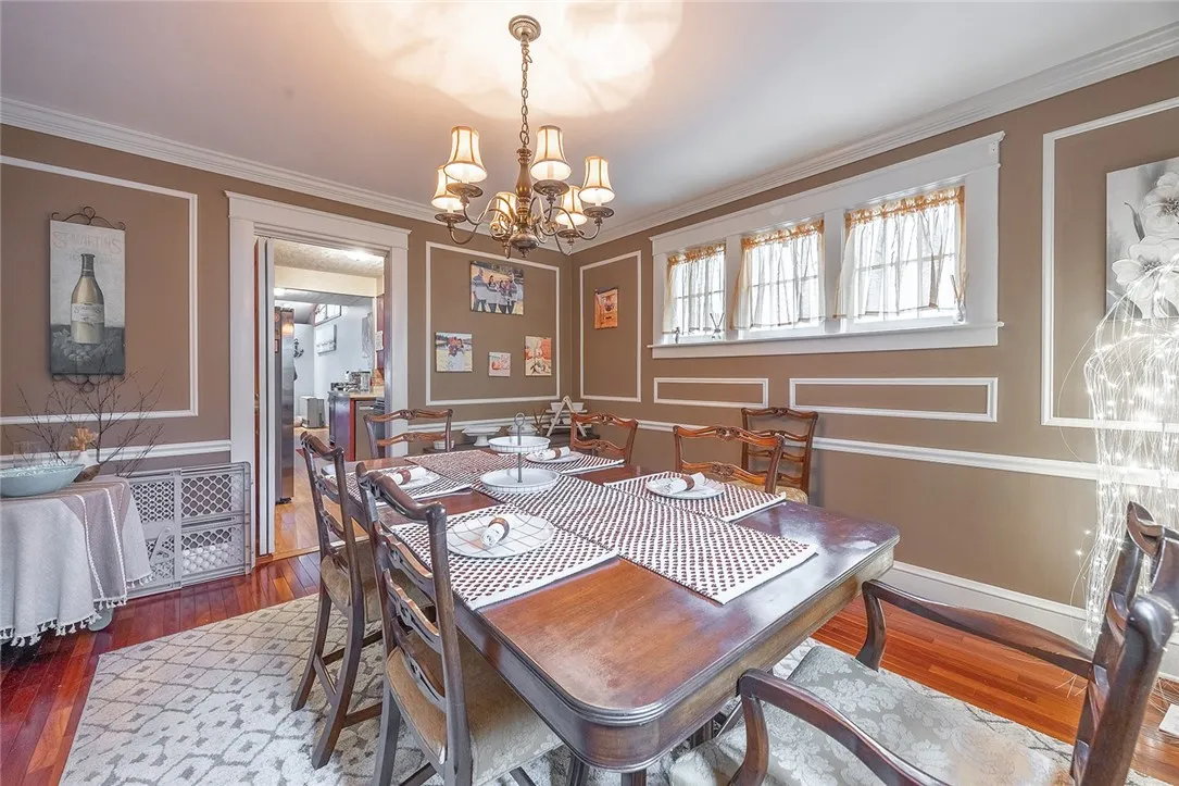 917 West Gray Street, Elmira, New York 14905, Elmira, New York 14905, 5 Bedrooms Bedrooms, 13 Rooms Rooms,2 BathroomsBathrooms,Residential,For Sale,917 West Gray Street, Elmira, New York 14905,R1621502