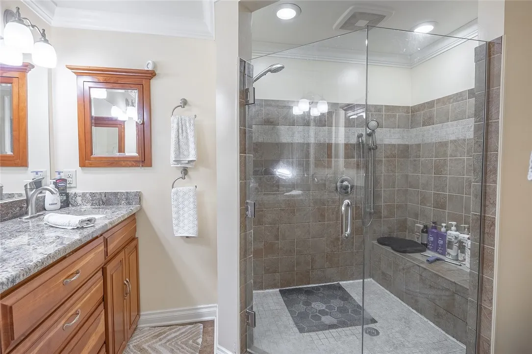 917 West Gray Street, Elmira, New York 14905, Elmira, New York 14905, 5 Bedrooms Bedrooms, 13 Rooms Rooms,2 BathroomsBathrooms,Residential,For Sale,917 West Gray Street, Elmira, New York 14905,R1621502