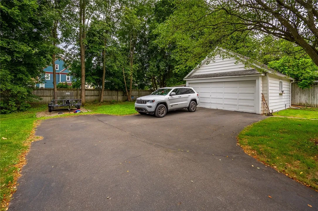 917 West Gray Street, Elmira, New York 14905, Elmira, New York 14905, 5 Bedrooms Bedrooms, 13 Rooms Rooms,2 BathroomsBathrooms,Residential,For Sale,917 West Gray Street, Elmira, New York 14905,R1621502