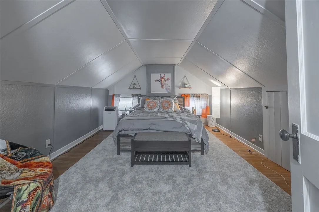 917 West Gray Street, Elmira, New York 14905, Elmira, New York 14905, 5 Bedrooms Bedrooms, 13 Rooms Rooms,2 BathroomsBathrooms,Residential,For Sale,917 West Gray Street, Elmira, New York 14905,R1621502