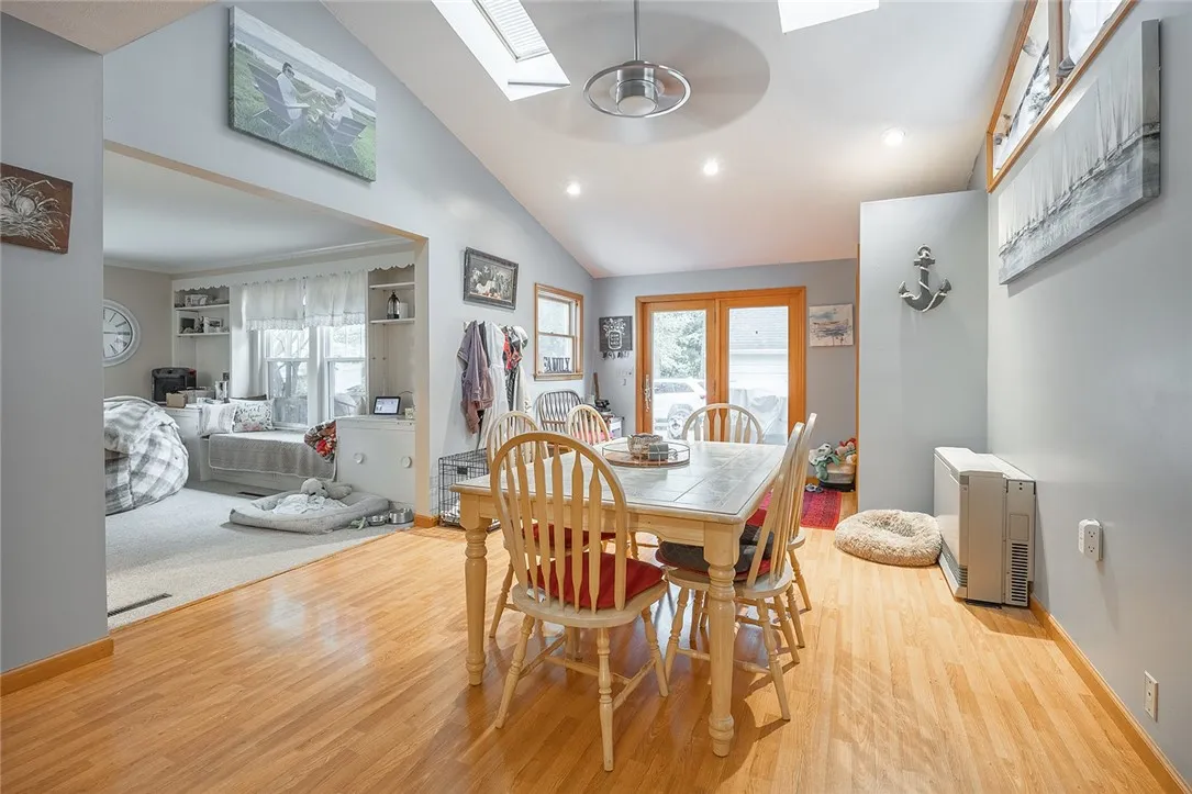 917 West Gray Street, Elmira, New York 14905, Elmira, New York 14905, 5 Bedrooms Bedrooms, 13 Rooms Rooms,2 BathroomsBathrooms,Residential,For Sale,917 West Gray Street, Elmira, New York 14905,R1621502