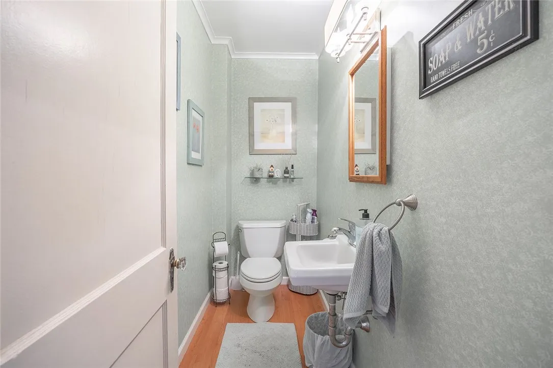 917 West Gray Street, Elmira, New York 14905, Elmira, New York 14905, 5 Bedrooms Bedrooms, 13 Rooms Rooms,2 BathroomsBathrooms,Residential,For Sale,917 West Gray Street, Elmira, New York 14905,R1621502