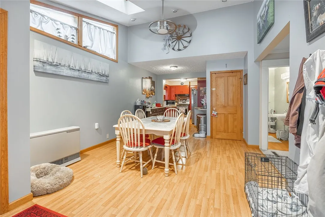 917 West Gray Street, Elmira, New York 14905, Elmira, New York 14905, 5 Bedrooms Bedrooms, 13 Rooms Rooms,2 BathroomsBathrooms,Residential,For Sale,917 West Gray Street, Elmira, New York 14905,R1621502