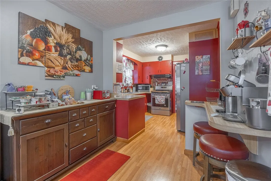 917 West Gray Street, Elmira, New York 14905, Elmira, New York 14905, 5 Bedrooms Bedrooms, 13 Rooms Rooms,2 BathroomsBathrooms,Residential,For Sale,917 West Gray Street, Elmira, New York 14905,R1621502