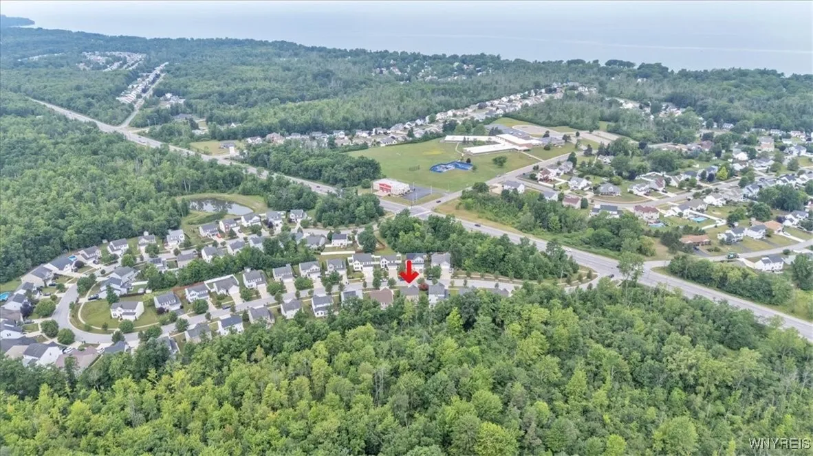6091 Woodford Drive, Hamburg, New York 14085, Hamburg, New York 14085, 3 Bedrooms Bedrooms, 10 Rooms Rooms,2 BathroomsBathrooms,Residential,For Sale,6091 Woodford Drive, Hamburg, New York 14085,B1620745