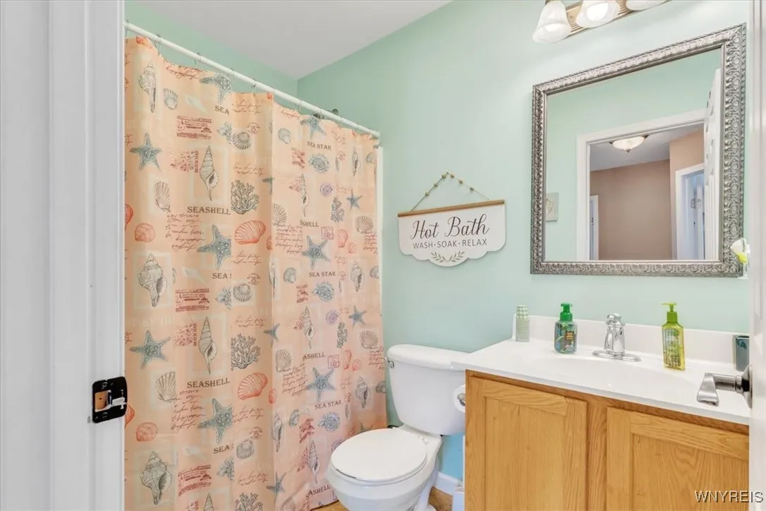 6091 Woodford Drive, Hamburg, New York 14085, Hamburg, New York 14085, 3 Bedrooms Bedrooms, 10 Rooms Rooms,2 BathroomsBathrooms,Residential,For Sale,6091 Woodford Drive, Hamburg, New York 14085,B1620745
