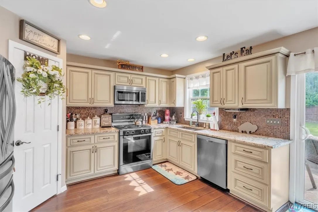 6091 Woodford Drive, Hamburg, New York 14085, Hamburg, New York 14085, 3 Bedrooms Bedrooms, 10 Rooms Rooms,2 BathroomsBathrooms,Residential,For Sale,6091 Woodford Drive, Hamburg, New York 14085,B1620745