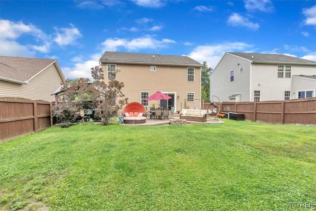 6091 Woodford Drive, Hamburg, New York 14085, Hamburg, New York 14085, 3 Bedrooms Bedrooms, 10 Rooms Rooms,2 BathroomsBathrooms,Residential,For Sale,6091 Woodford Drive, Hamburg, New York 14085,B1620745