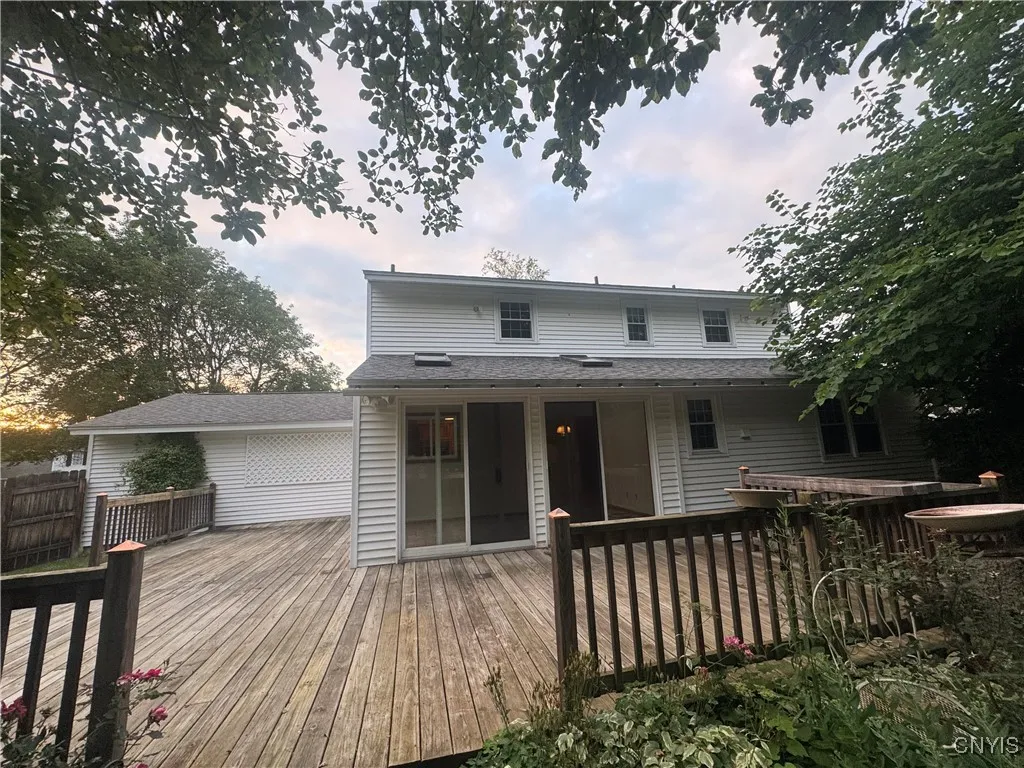 124 North Way, Camillus, New York 13031, Camillus, New York 13031, 4 Bedrooms Bedrooms, 12 Rooms Rooms,2 BathroomsBathrooms,Residential,Closed,124 North Way, Camillus, New York 13031,0,S1621829