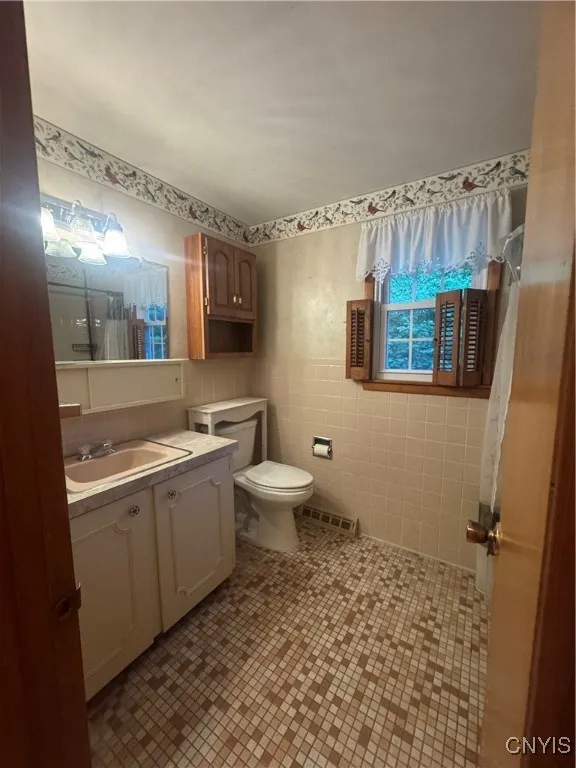 124 North Way, Camillus, New York 13031, Camillus, New York 13031, 4 Bedrooms Bedrooms, 12 Rooms Rooms,2 BathroomsBathrooms,Residential,Closed,124 North Way, Camillus, New York 13031,0,S1621829