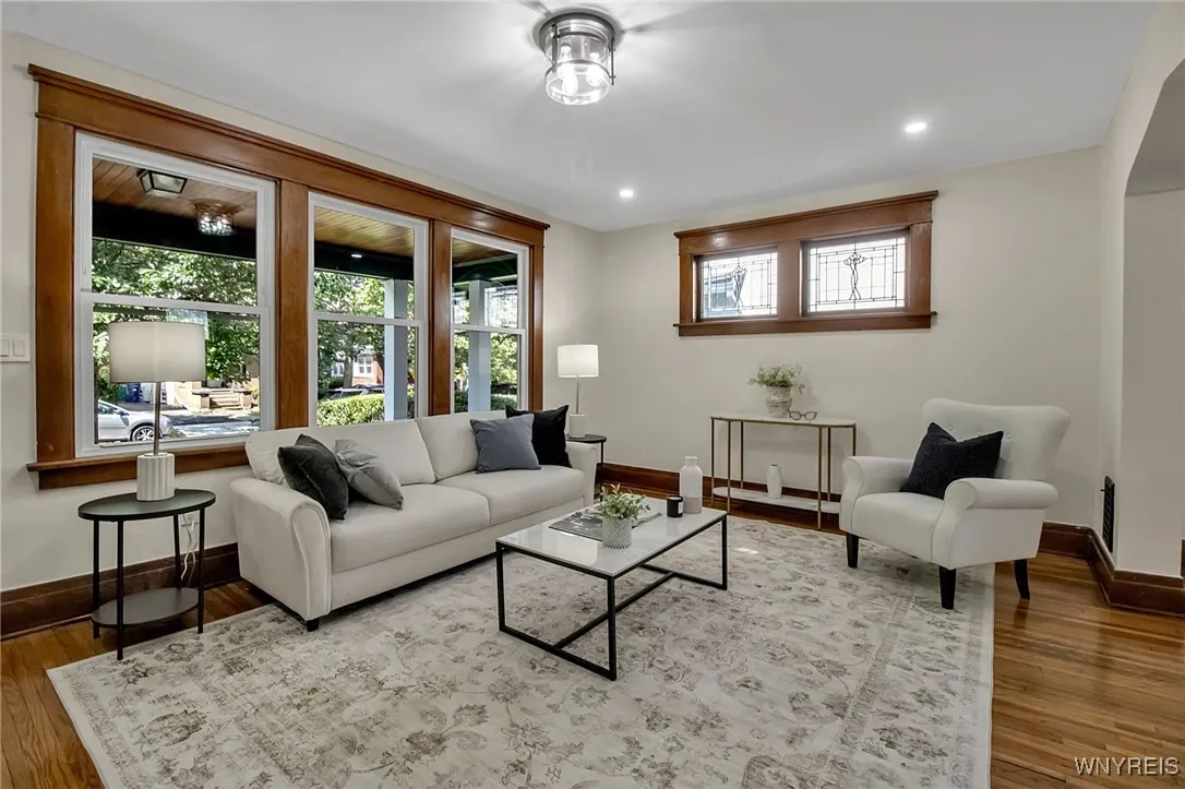 111 Montrose Avenue, Buffalo, New York 14214, Buffalo, New York 14214, 4 Bedrooms Bedrooms, 8 Rooms Rooms,1 BathroomBathrooms,Residential,For Sale,111 Montrose Avenue, Buffalo, New York 14214,B1622216