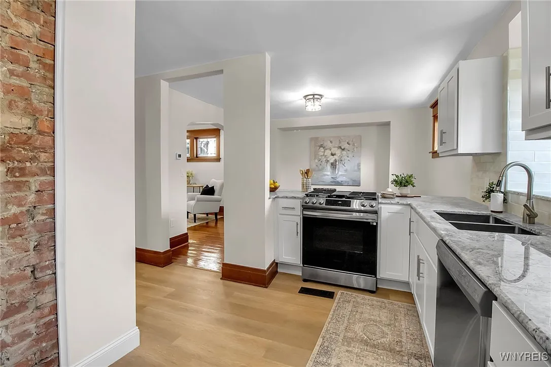 111 Montrose Avenue, Buffalo, New York 14214, Buffalo, New York 14214, 4 Bedrooms Bedrooms, 8 Rooms Rooms,1 BathroomBathrooms,Residential,For Sale,111 Montrose Avenue, Buffalo, New York 14214,B1622216