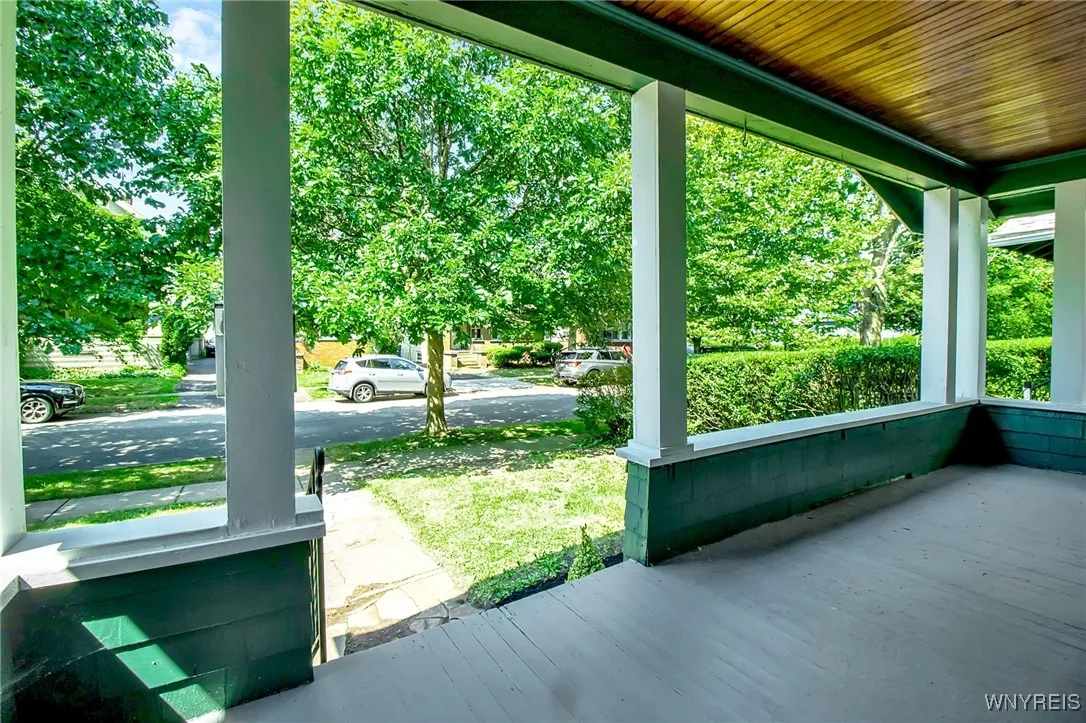 111 Montrose Avenue, Buffalo, New York 14214, Buffalo, New York 14214, 4 Bedrooms Bedrooms, 8 Rooms Rooms,1 BathroomBathrooms,Residential,For Sale,111 Montrose Avenue, Buffalo, New York 14214,B1622216