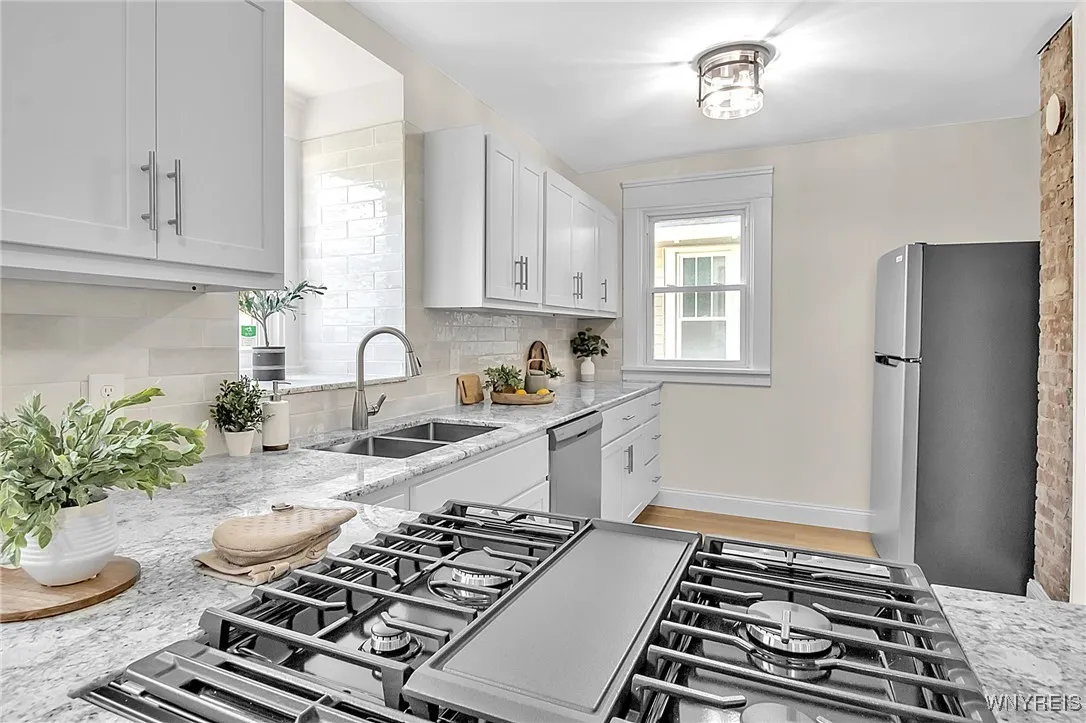 111 Montrose Avenue, Buffalo, New York 14214, Buffalo, New York 14214, 4 Bedrooms Bedrooms, 8 Rooms Rooms,1 BathroomBathrooms,Residential,For Sale,111 Montrose Avenue, Buffalo, New York 14214,B1622216