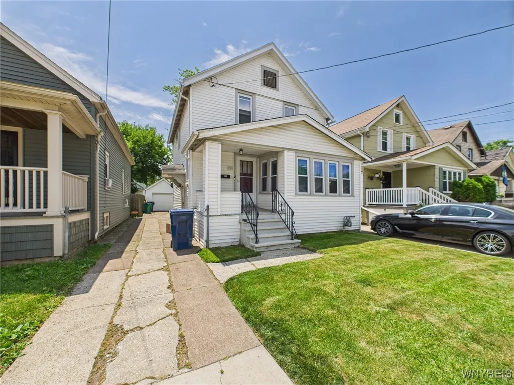 125 Phyllis Avenue, Buffalo, New York 14215, Buffalo, New York 14215, 3 Bedrooms Bedrooms, 6 Rooms Rooms,1 BathroomBathrooms,Residential,For Sale,125 Phyllis Avenue, Buffalo, New York 14215,B1622092