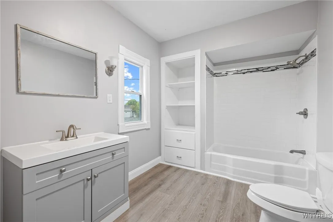 250 Richmond Avenue, Buffalo, New York 14222, Buffalo, New York 14222, 4 Bedrooms Bedrooms, 14 Rooms Rooms,3 BathroomsBathrooms,Residential,Closed,250 Richmond Avenue, Buffalo, New York 14222,0,B1622202