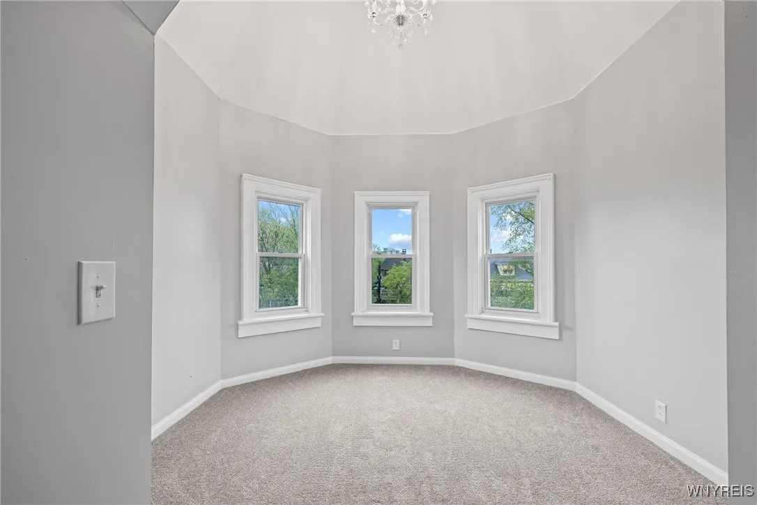 250 Richmond Avenue, Buffalo, New York 14222, Buffalo, New York 14222, 4 Bedrooms Bedrooms, 14 Rooms Rooms,3 BathroomsBathrooms,Residential,Closed,250 Richmond Avenue, Buffalo, New York 14222,0,B1622202