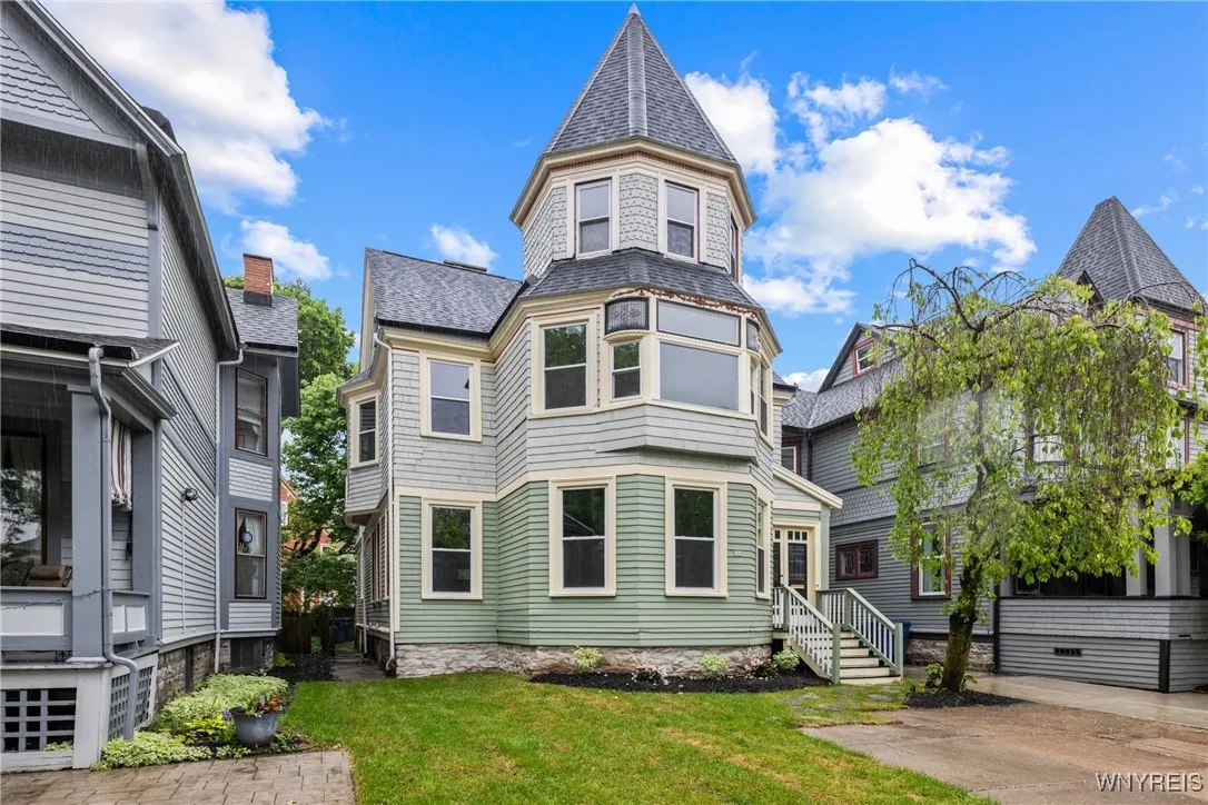 250 Richmond Avenue, Buffalo, New York 14222, Buffalo, New York 14222, 4 Bedrooms Bedrooms, 14 Rooms Rooms,3 BathroomsBathrooms,Residential,Closed,250 Richmond Avenue, Buffalo, New York 14222,0,B1622202