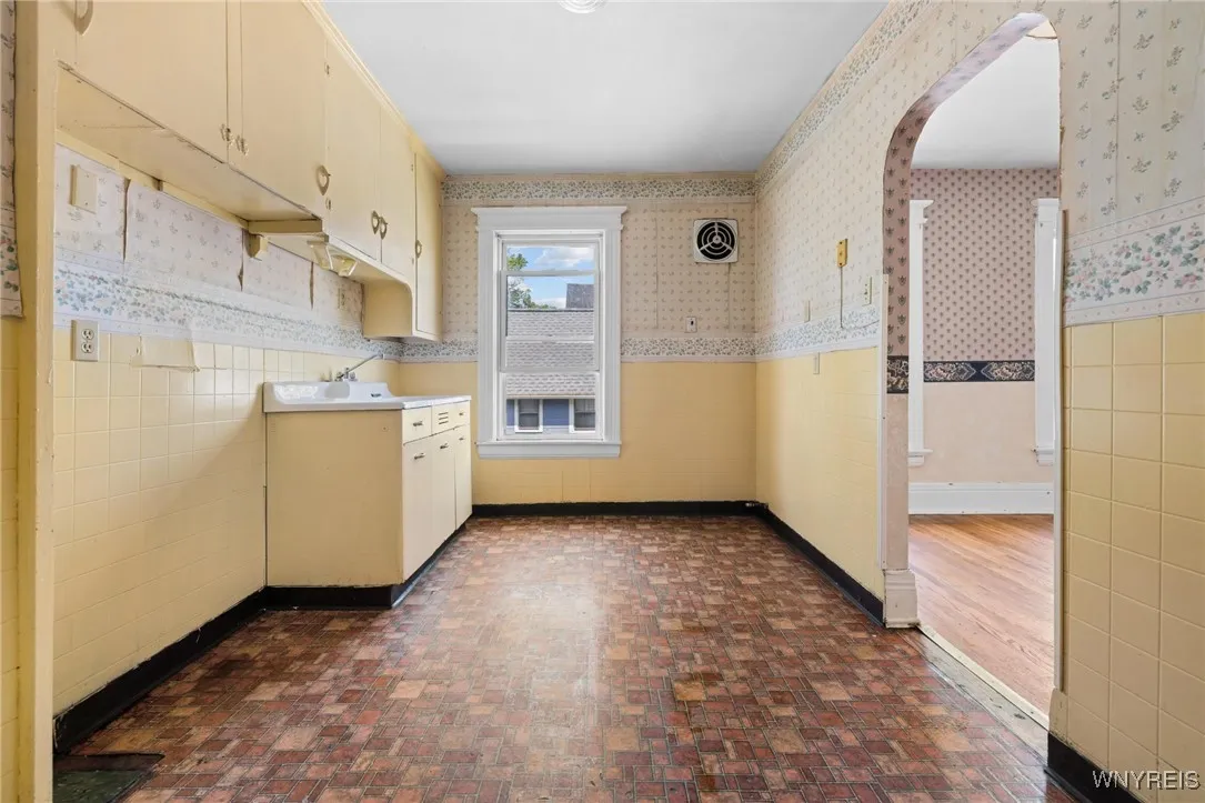 2469 Seneca Street, West Seneca, New York 14210, West Seneca, New York 14210, 4 Bedrooms Bedrooms, ,3 BathroomsBathrooms,Residential,For Sale,2469 Seneca Street, West Seneca, New York 14210,B1622001