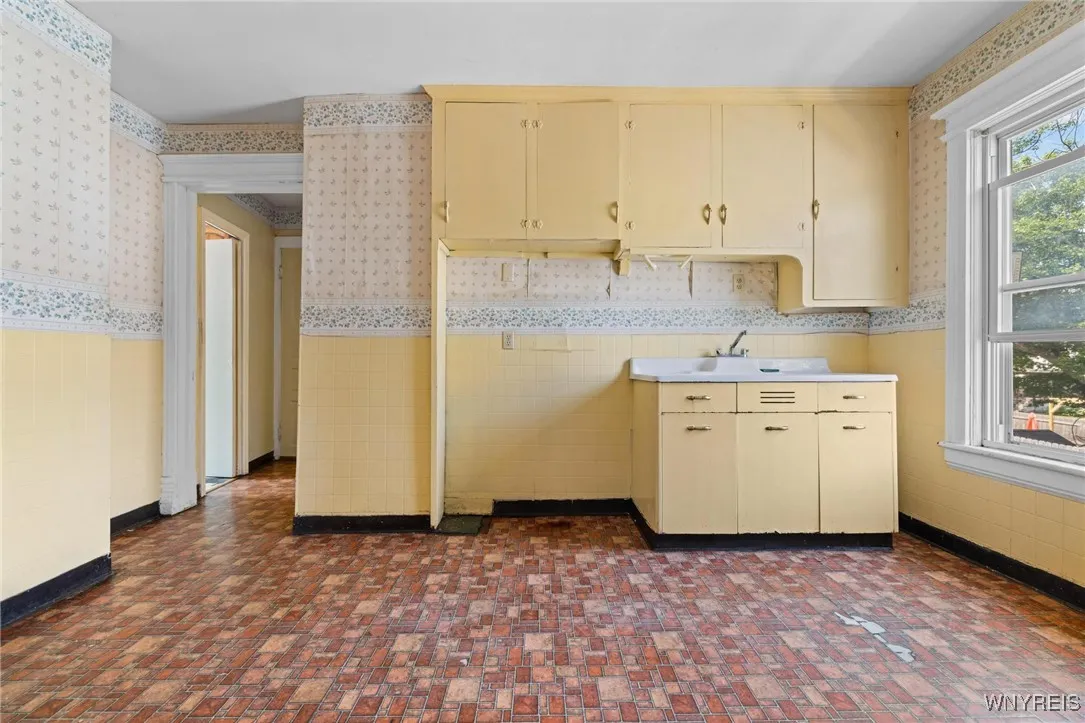 2469 Seneca Street, West Seneca, New York 14210, West Seneca, New York 14210, 4 Bedrooms Bedrooms, ,3 BathroomsBathrooms,Residential,For Sale,2469 Seneca Street, West Seneca, New York 14210,B1622001