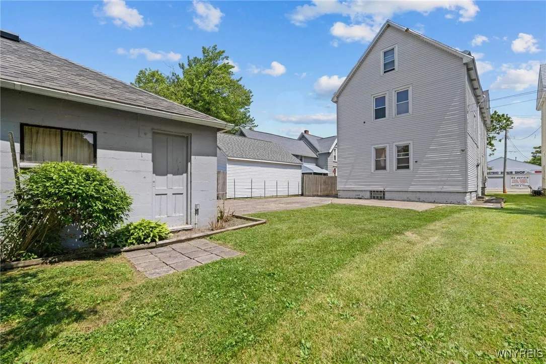 2469 Seneca Street, West Seneca, New York 14210, West Seneca, New York 14210, 4 Bedrooms Bedrooms, ,3 BathroomsBathrooms,Residential,For Sale,2469 Seneca Street, West Seneca, New York 14210,B1622001