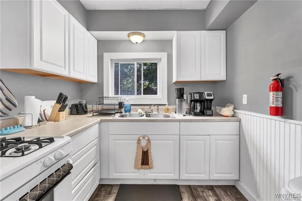58 Center Street, Pomfret, New York 14063, Pomfret, New York 14063, 5 Bedrooms Bedrooms, ,2 BathroomsBathrooms,Residential,For Sale,58 Center Street, Pomfret, New York 14063,B1622228